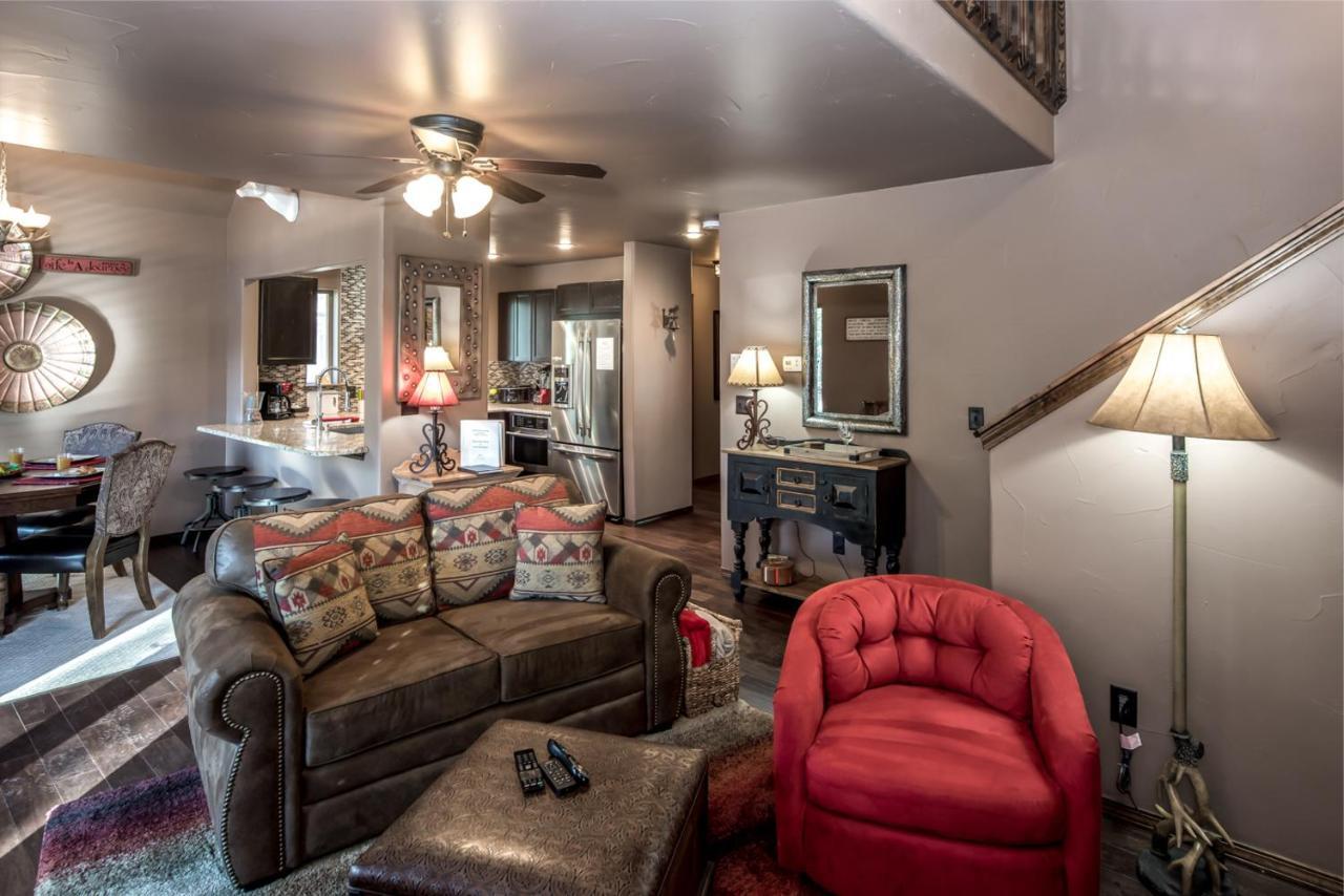 Fifth Dimension, 2 Bedrooms, Wifi, Hot Tub, Game Table, Grill, Sleeps 4 รุยโดโซ ภายนอก รูปภาพ